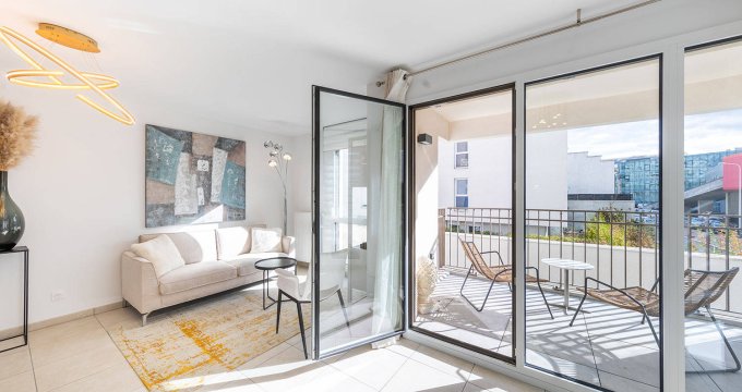 Achat / Vente programme immobilier neuf Lyon 8ème à 10 min à vélo du parc de Parilly (69008) - Réf. 11355